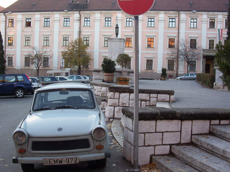 Pécs -- Town Square, with shitty east-German car (smog machine)