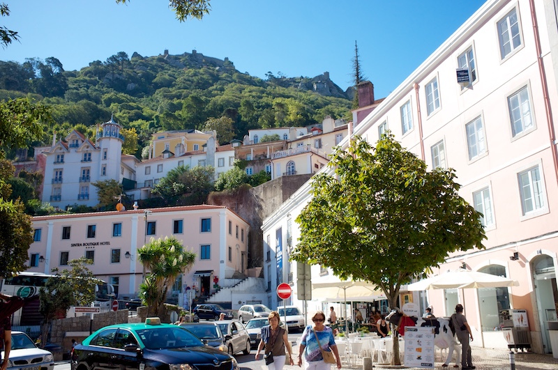 Tourists everywhere in Sintra