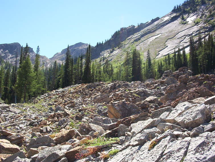 Halfway between Fish Lake and Sparkle Lake